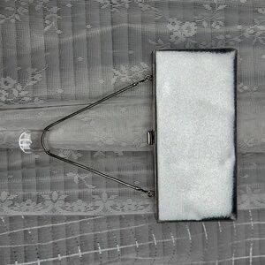 Vintage Midcentury Silver Clam Shell Snap Closure Clutch Purse W/ Slinky Strap